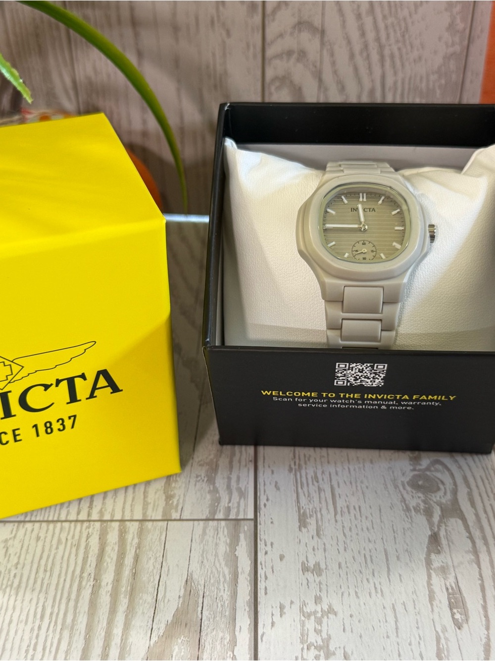 Invicta Men's Light Gray Ceramic Bracelet Watch with Toned Gray Dial